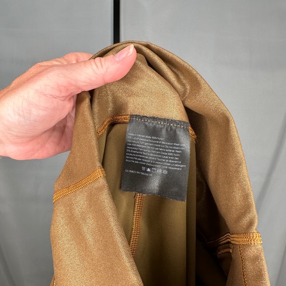 🍋 Rare NWOT Flawless Foil Lululemon Wunder Under Foil Color Size 4 - Picture 6 of 7